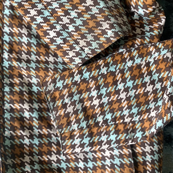 Women’s Small Burton Snowboarding Jacket, gently used. - Picture 5 of 6